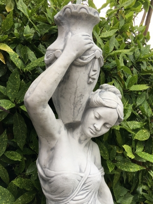 Statue Frau mit Wasserkrügen und Wasserspeier - 135 cm - Stein